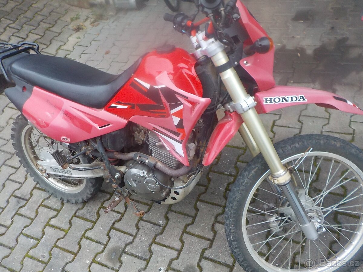 YUKI CROSS QM200GY
