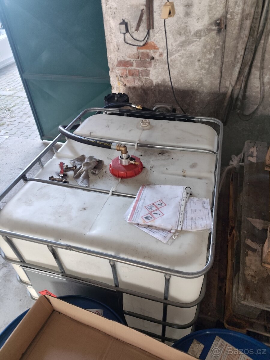 tankovací stanice ICB s výdejním stojanem 1000l - 4