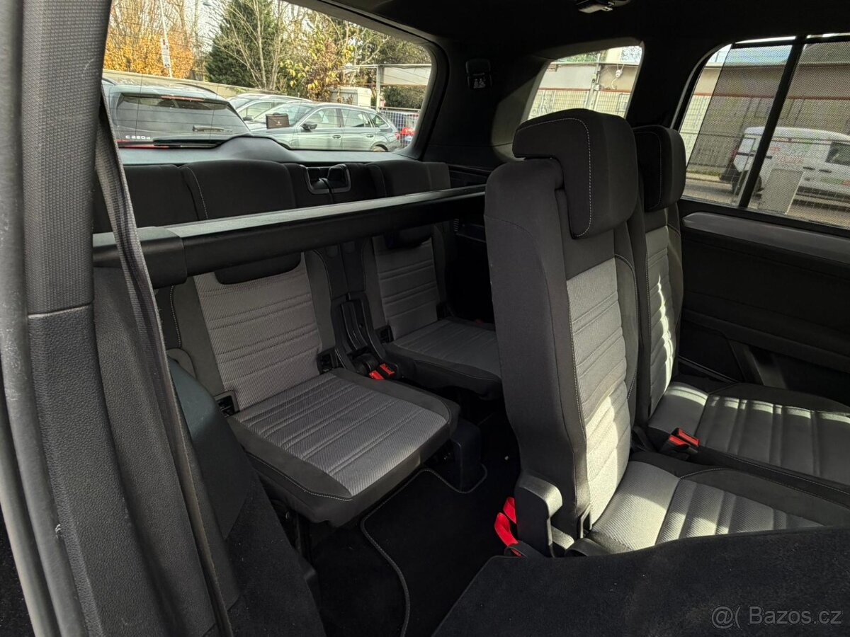 Volkswagen Touran R-Line, 7 místný DSG - 4