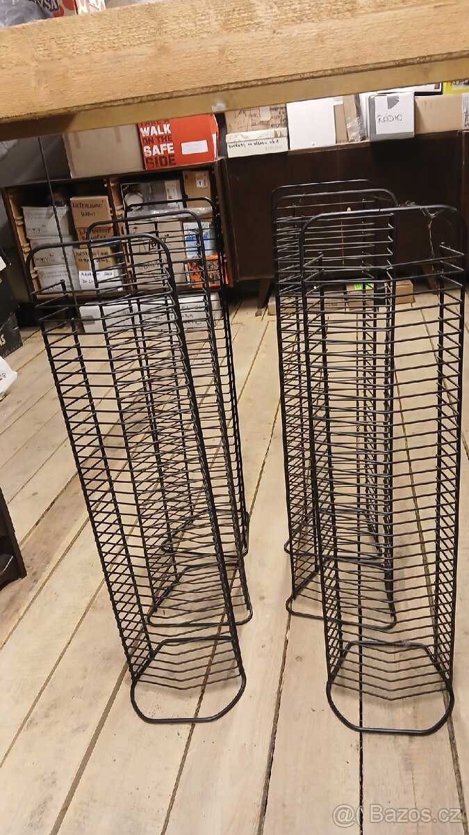 držák/stojan na CD - 4