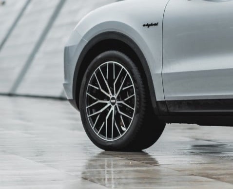 21" sada: 4x letní pneu MICHELIN, 4x disk, 4x senzor tlaku - 4