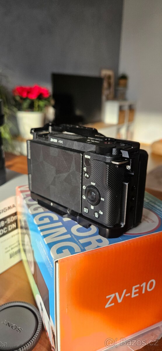 Sony Zv-E10 + Sigma 18-50 f2.8 + Sony 16-50 (Smallrig atd) - 4