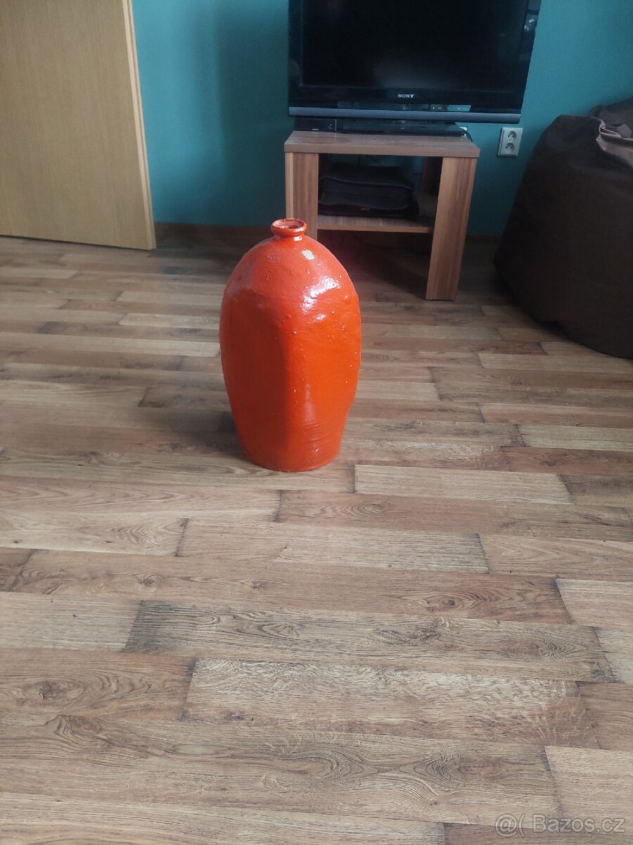 Červená váza - 4