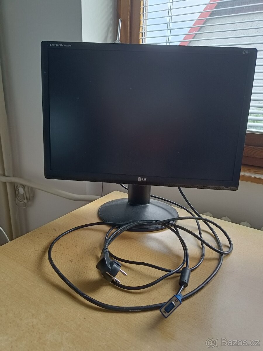22" širokoúhlý monitor LG Flatron W2234S - 4