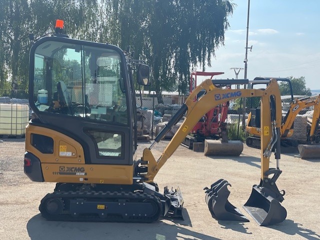 Pásový bagr XCMG - 4