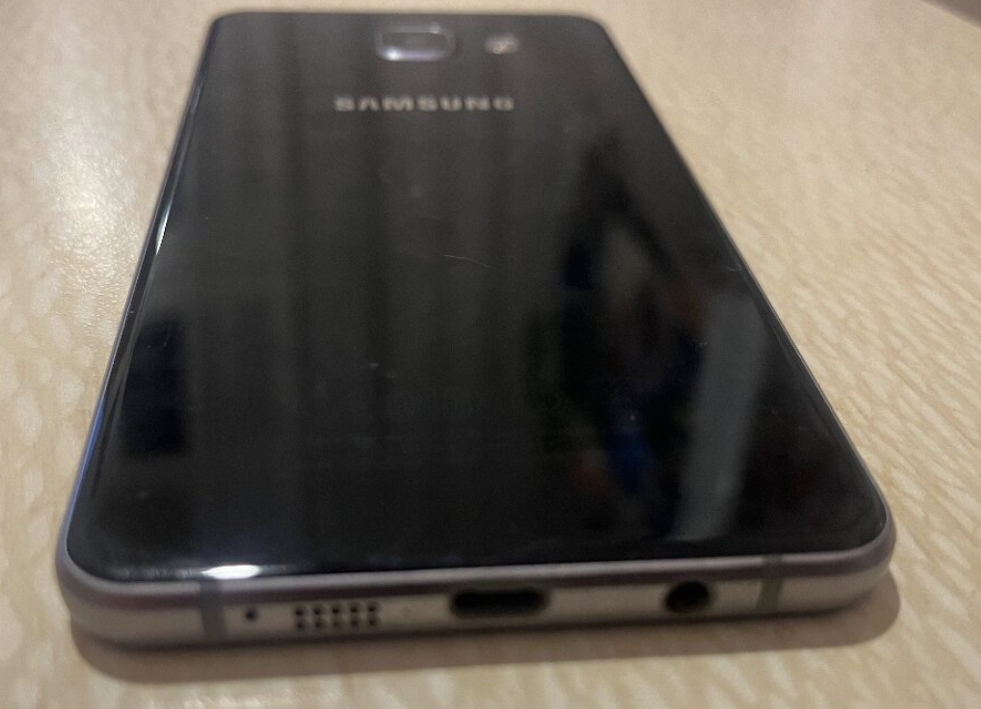 SAMSUNG GALAXY A5 6 - 4