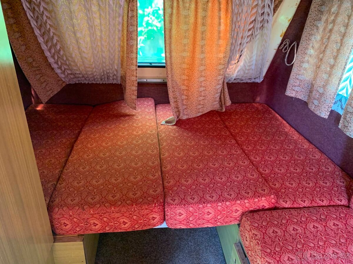 Karavan Polák N126 - 4