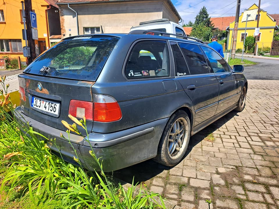 prodám veškere díly z bmw e39 3.0d 142kw 306d1 - 4