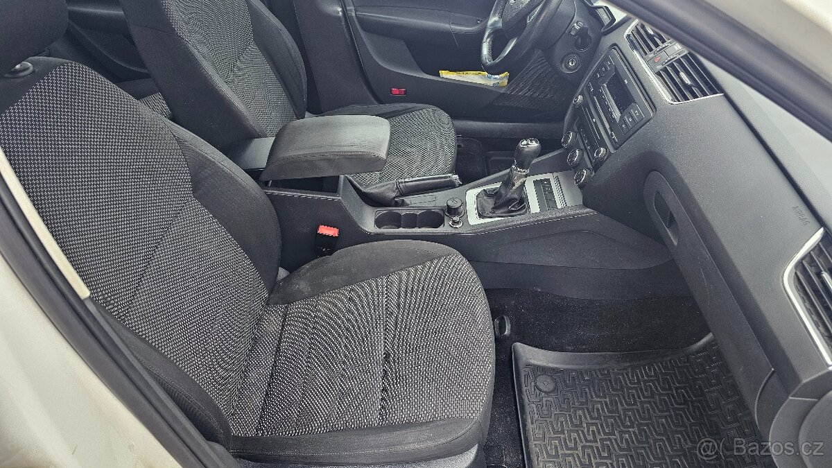 Škoda Octavia 3 sedačky - 4