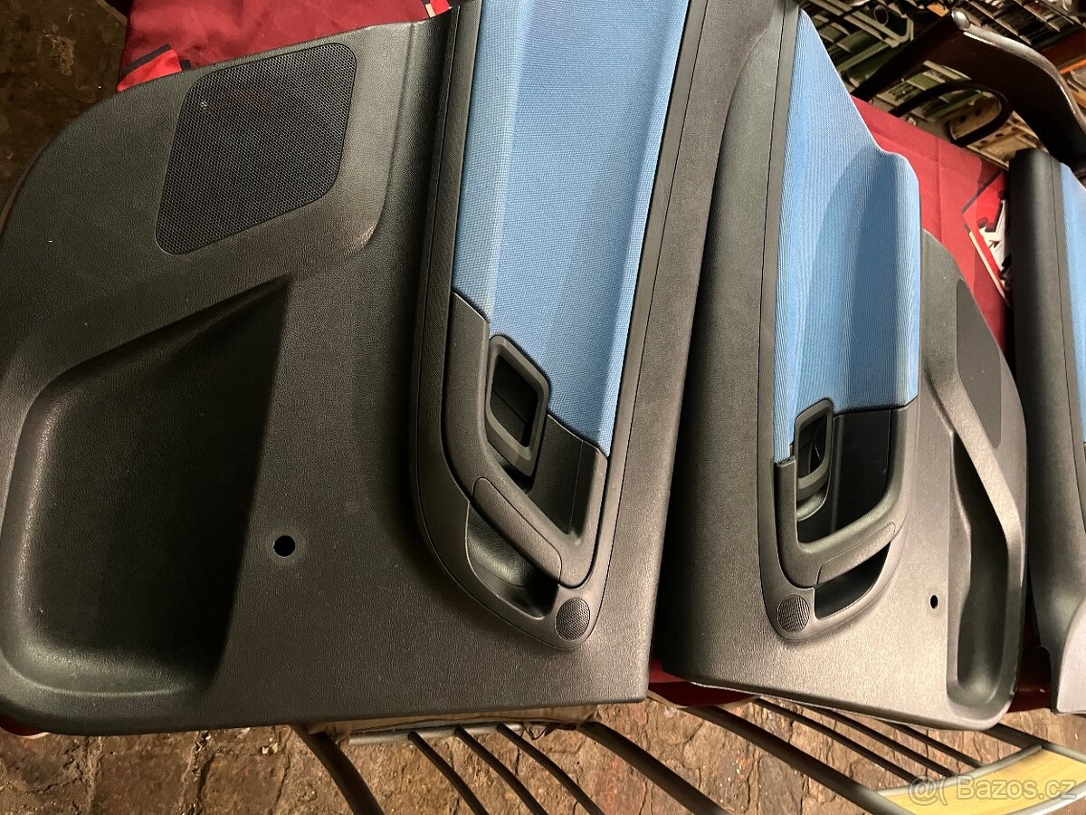 Sedačky a tapecirunky Fabia2 - 4