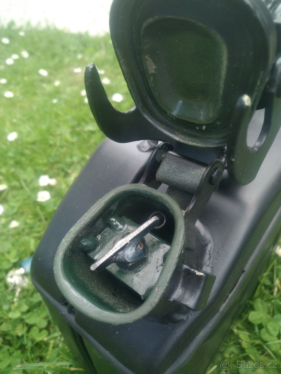 Kanystr jako kufr - 4