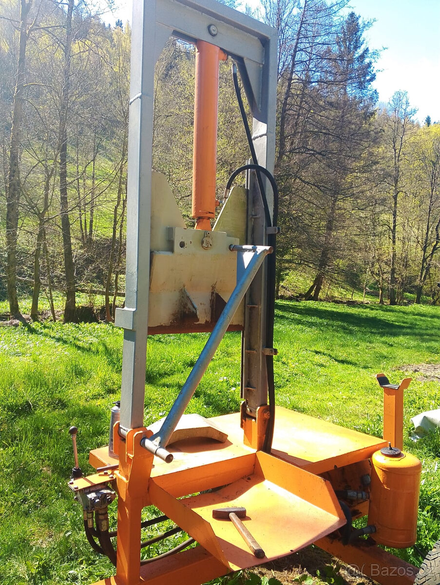 Prodám - HYDRAULICKÁ ŠTÍPAČKA DŘEVA - 4