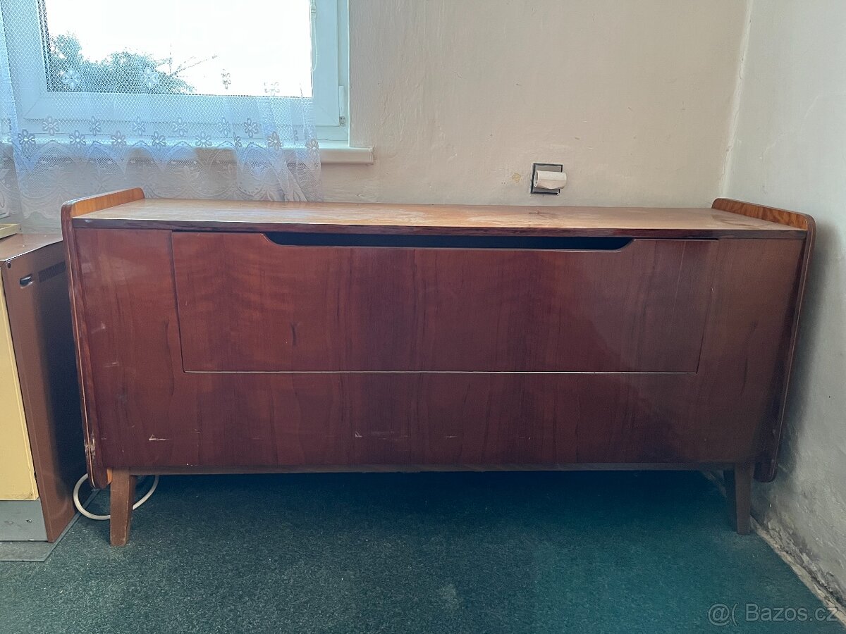 Starožitný nábytek - 4