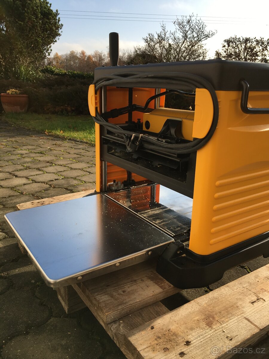 Tloušťkovací fréza DEWALT DW 733 - 4