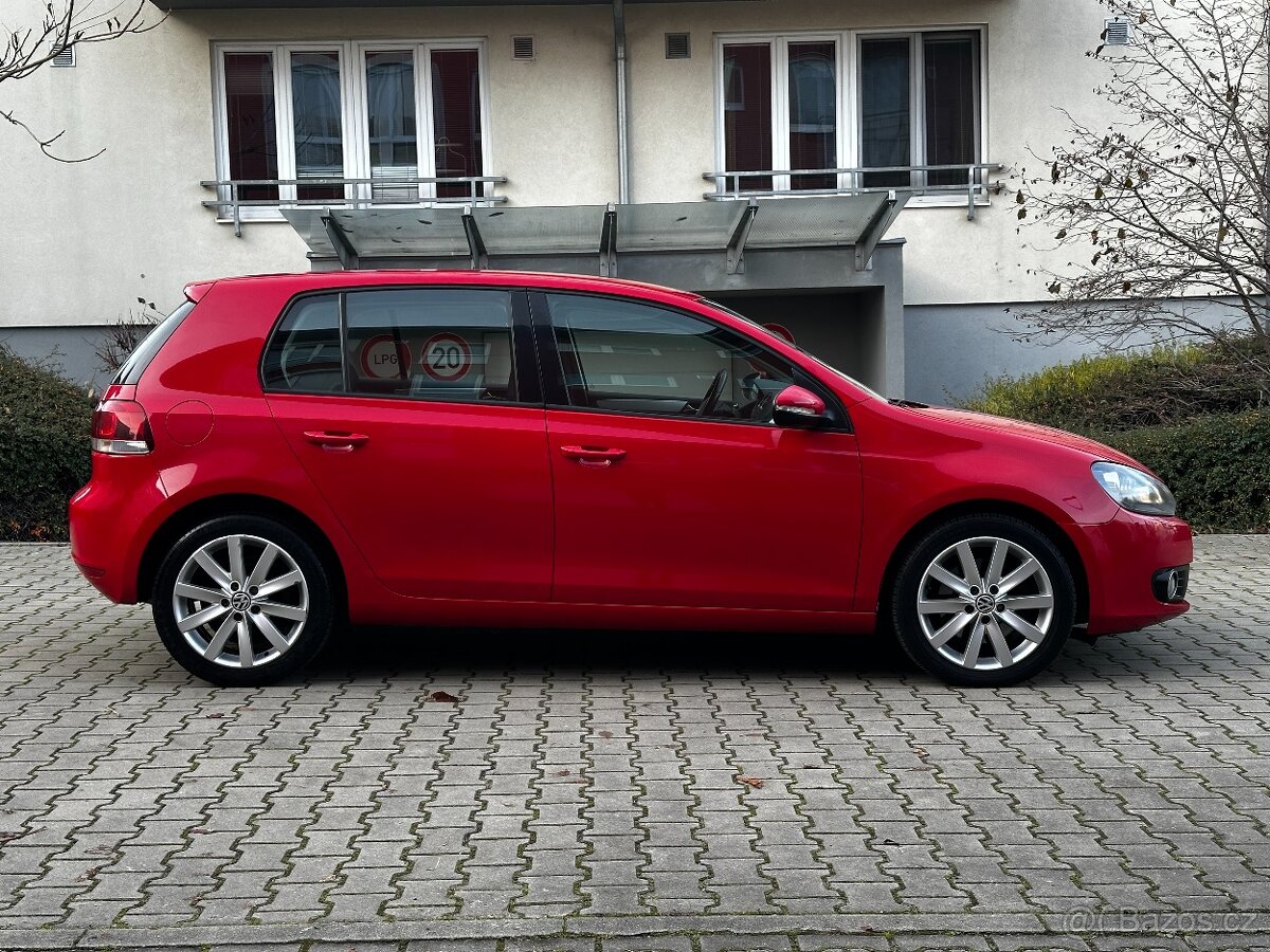 Volkswagen Golf 1.4 TSI 118kW DSG Highline ALU R17 Alcantara - 4