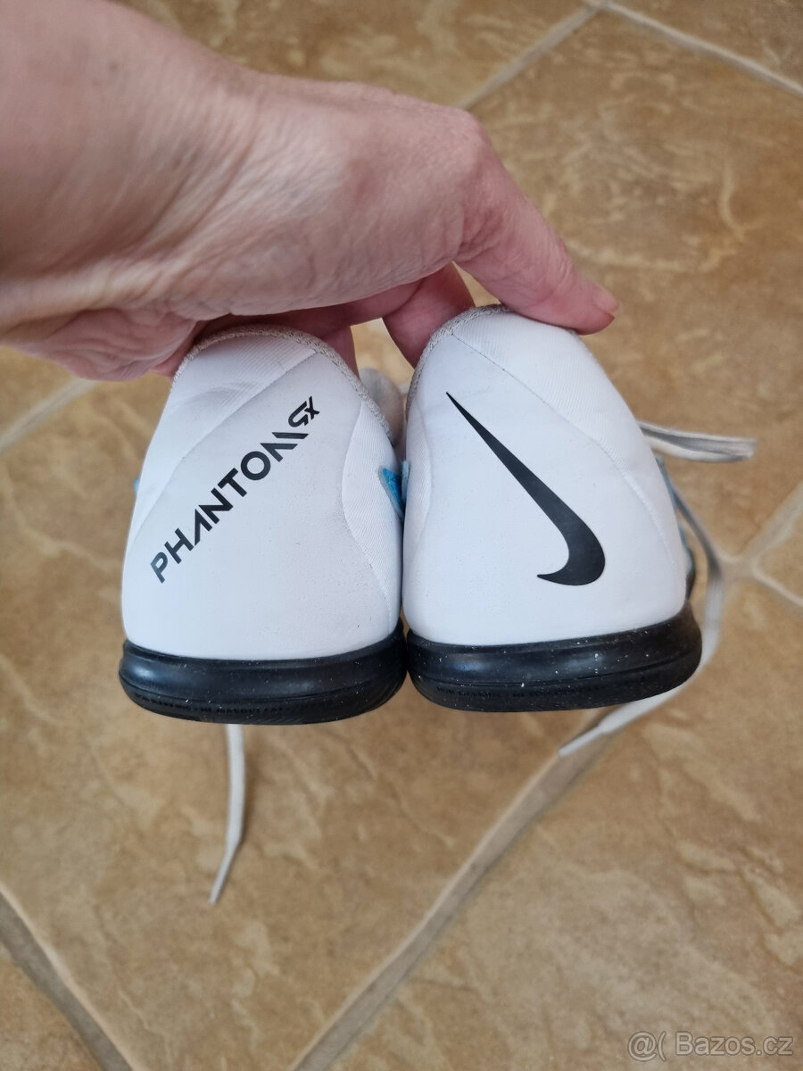 Kopačky - tenisky - sálovky NIKE Phantom vel 38 - 4