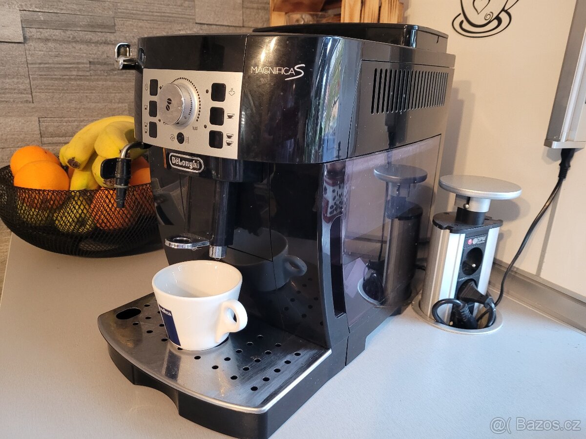 Kávovar De'Longhi Magnifica S - 4