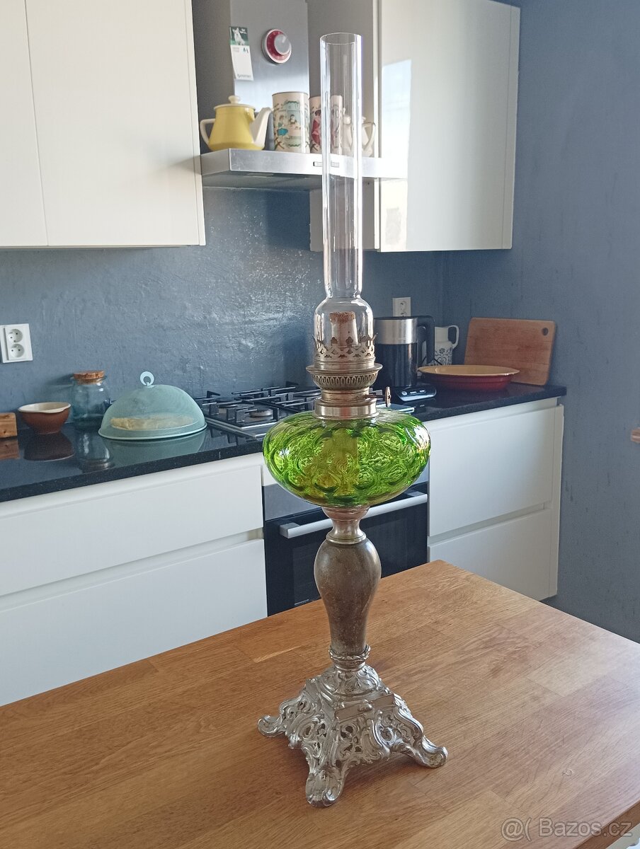 STAROŽITNÁ PETROLEJKA VE STYLU HISTORISMU(DRUHÉ ROKOKO),1900 - 4