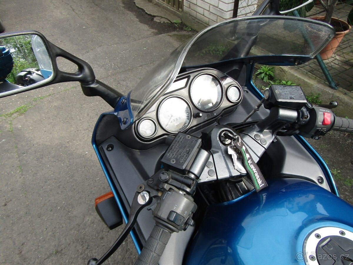 Kawasaki GPZ 1100 - 4
