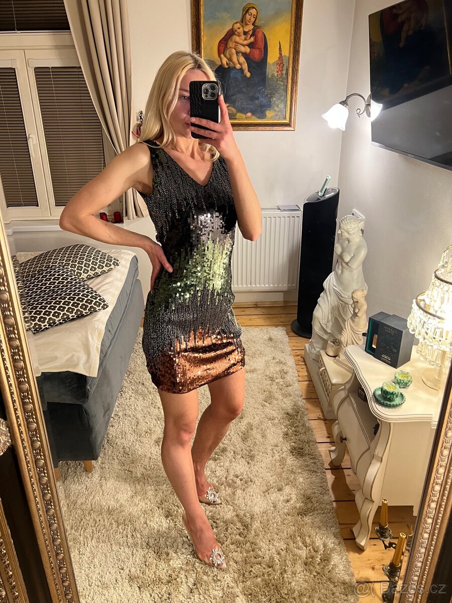 Mini šaty s barevnými flitry - 4