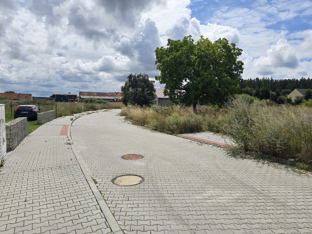 Prodej stavebního pozemku v obci Drnek 943 m2 - 4