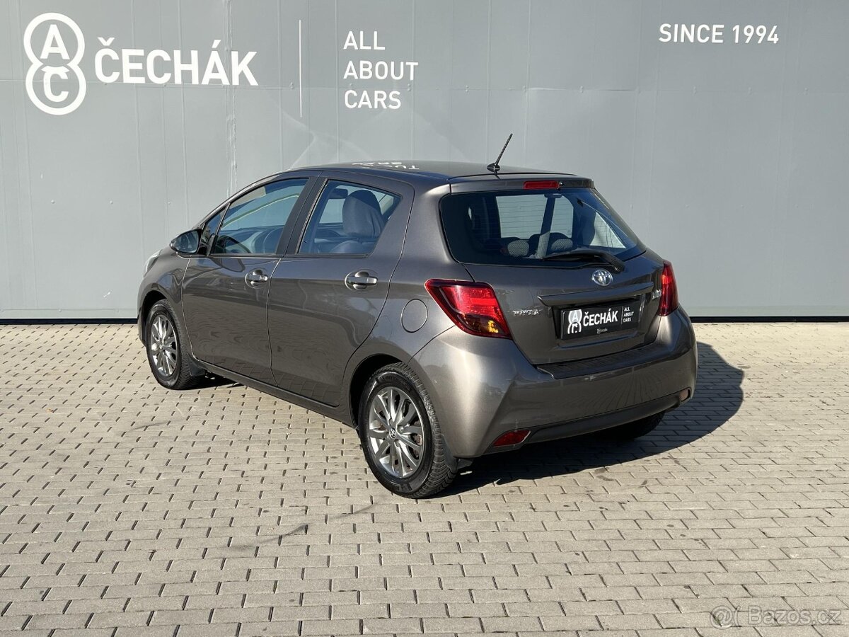 Toyota Yaris 1.3 VVT-i73KWAutomatKamera, 64 tkm - 4