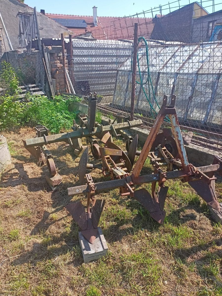 PRODEJ ZEMĚDĚLSKÝCH STROJŮ - 4