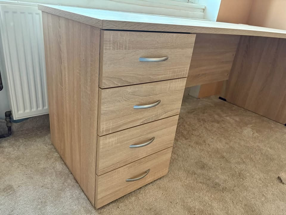 Pracovní stůl 180cm - 4