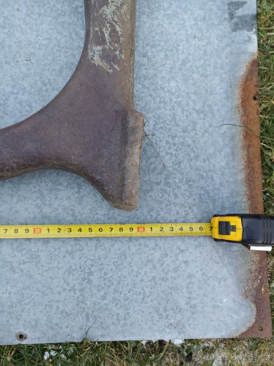 Litinové nohy k lavičce - 4