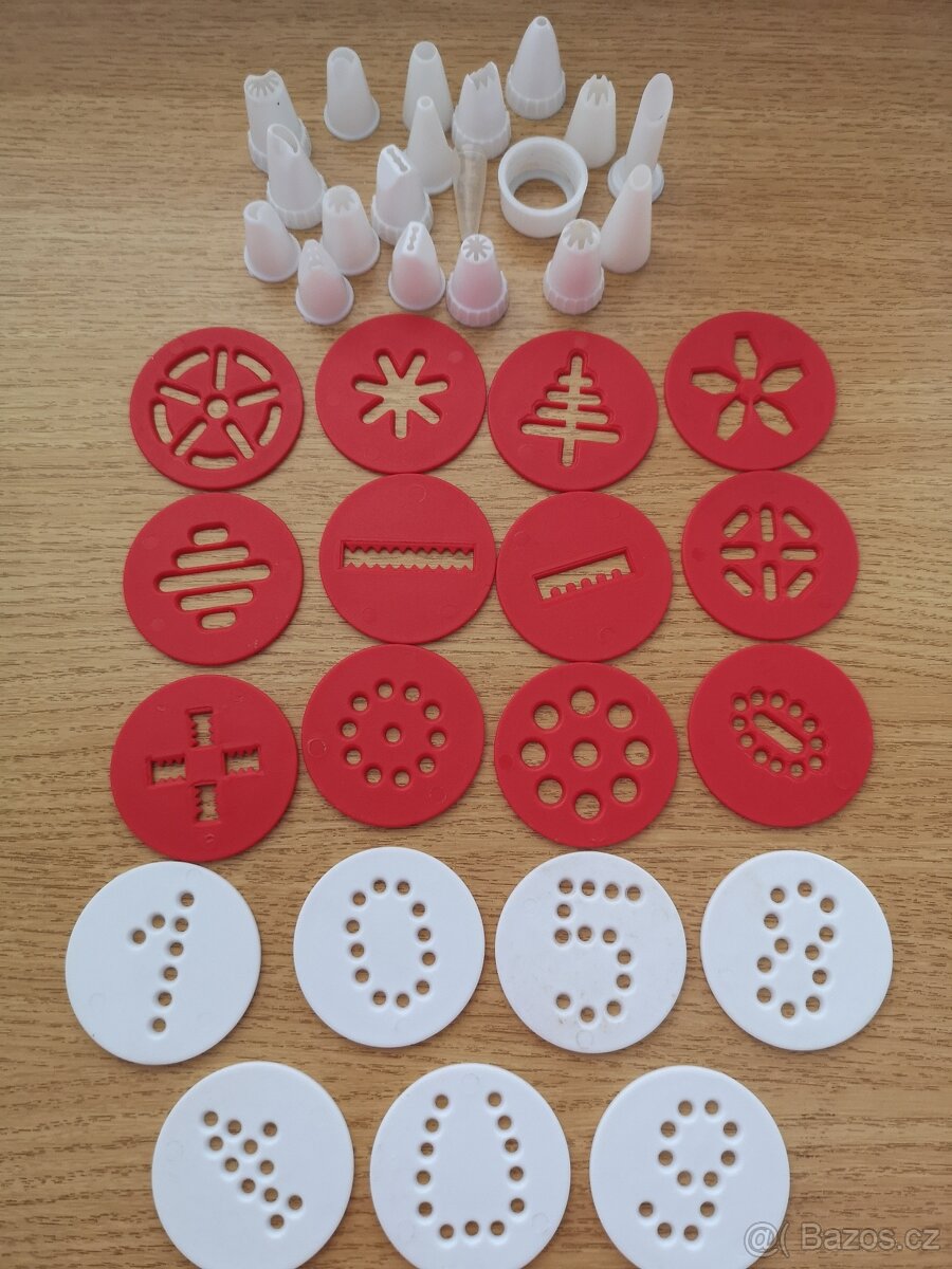 Příbory-staré-zbytky,lis na česnek,struhadlo,lopatka -retro. - 4