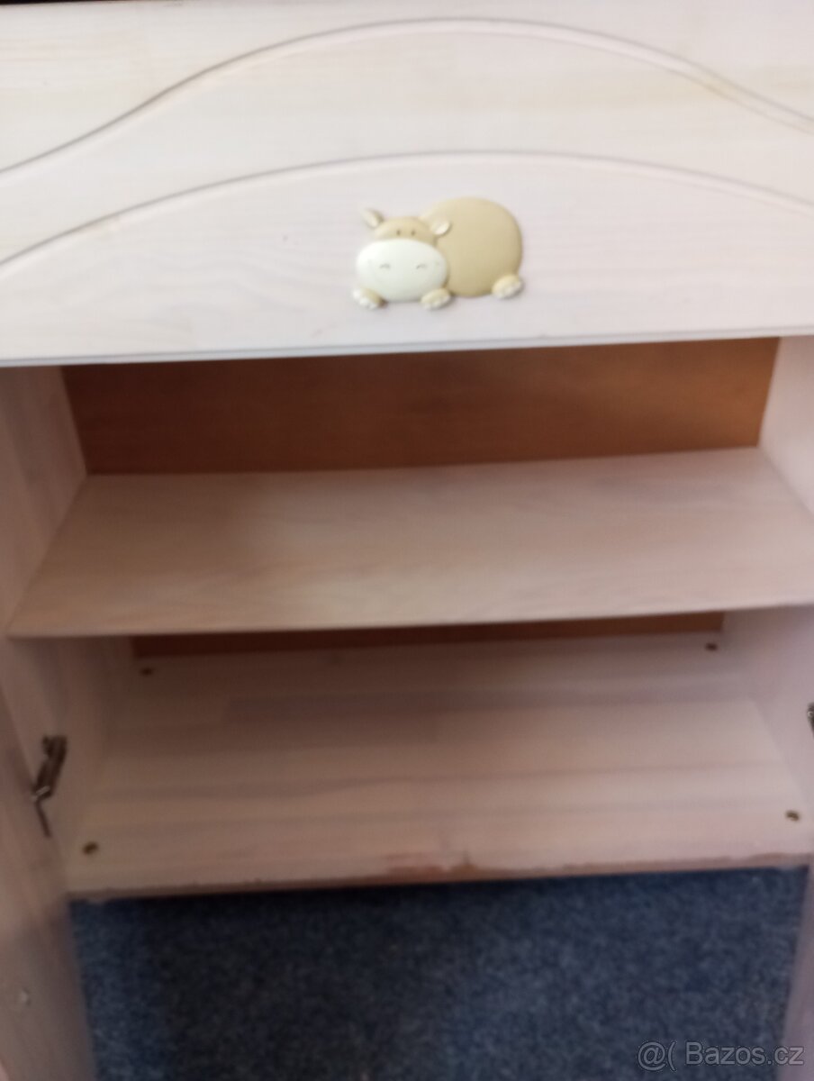 Přebalovací pult - 4