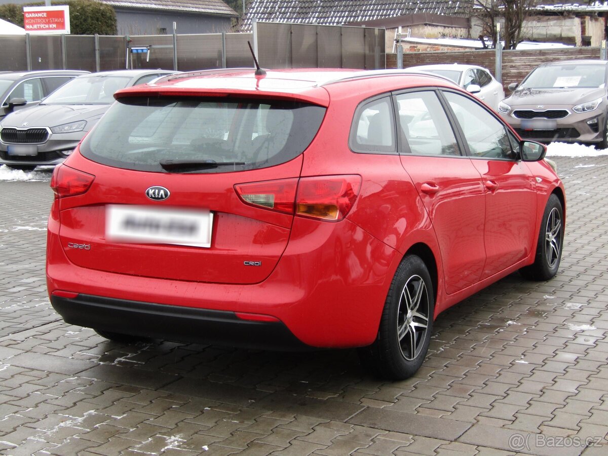 Kia Ceed 1.4 CRDi , 66 kW nafta, 2013 - 4