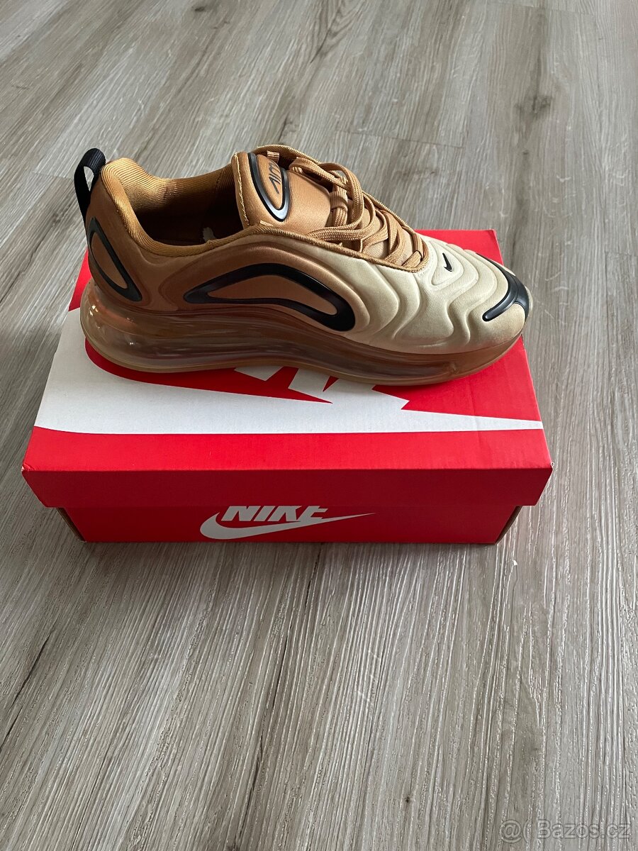 NIKE W AIR MAX 720 - 4