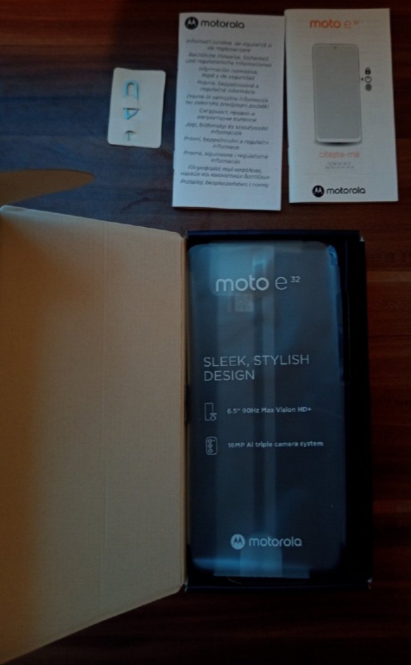 📱 Mobilní telefon Motorola moto E32 - 4