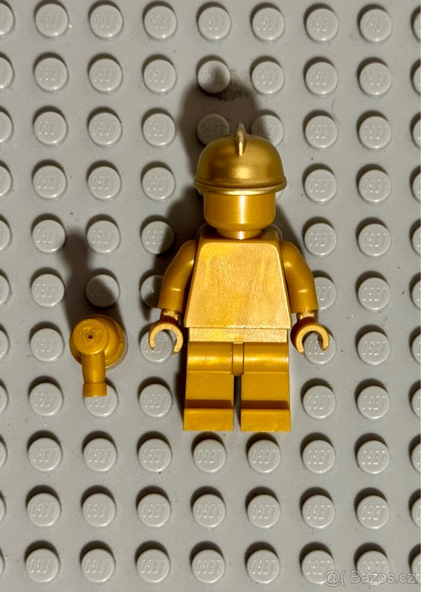 LEGO Zlatá minifigurka hasiče - 4