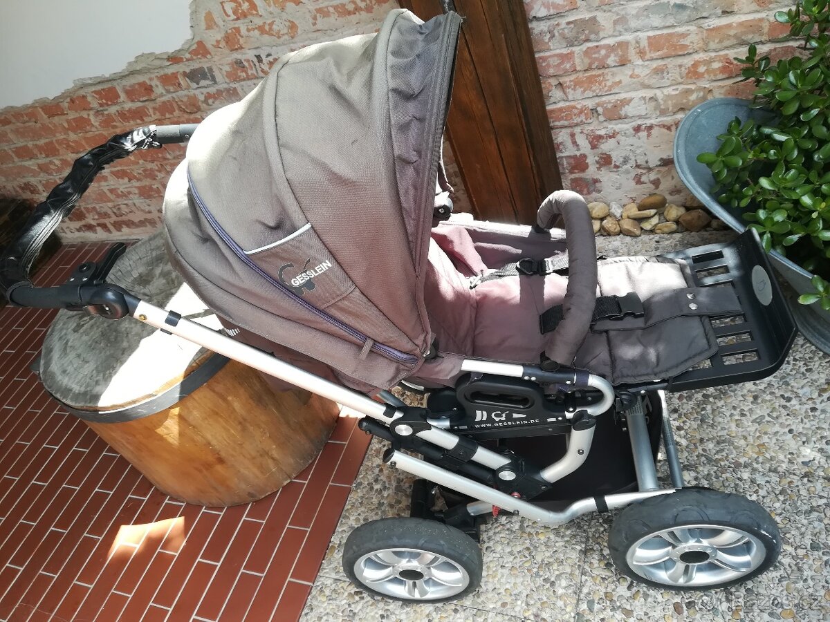 Kočárek + příslušenství - 4