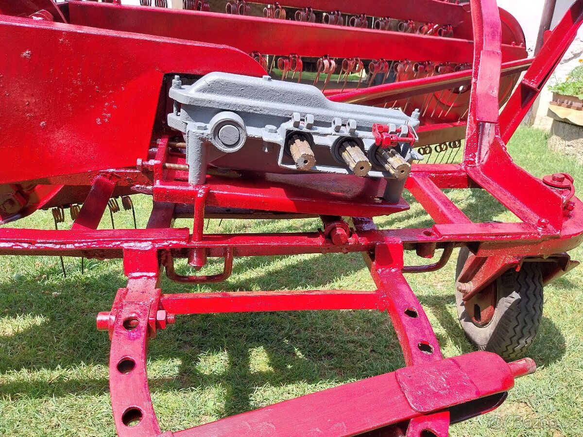 Obraceč a shrnovač 0SP1 - 4