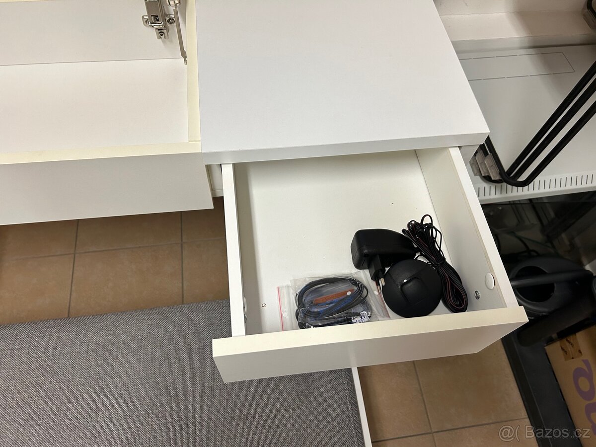 Toaletní stolek - 4