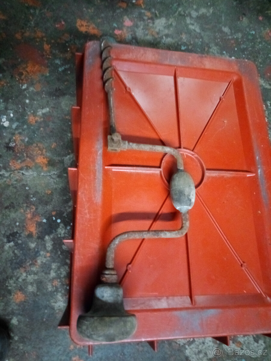 Staré ruční vrtáky dekorace - 4