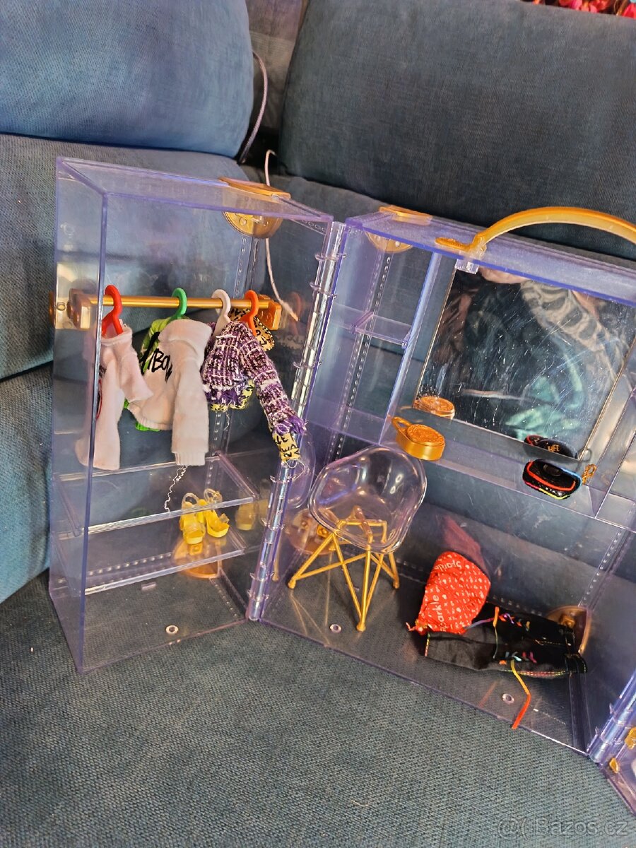 Kufřík pro rainbow high panenky - 4