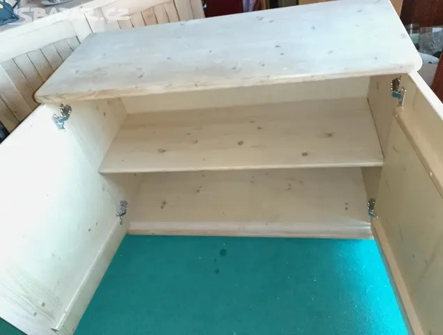 Celo masivní mohutná 2 dveřová komoda - 4