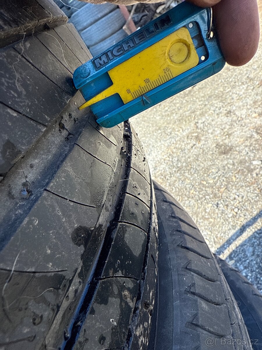 225/55 R16 99W - 4