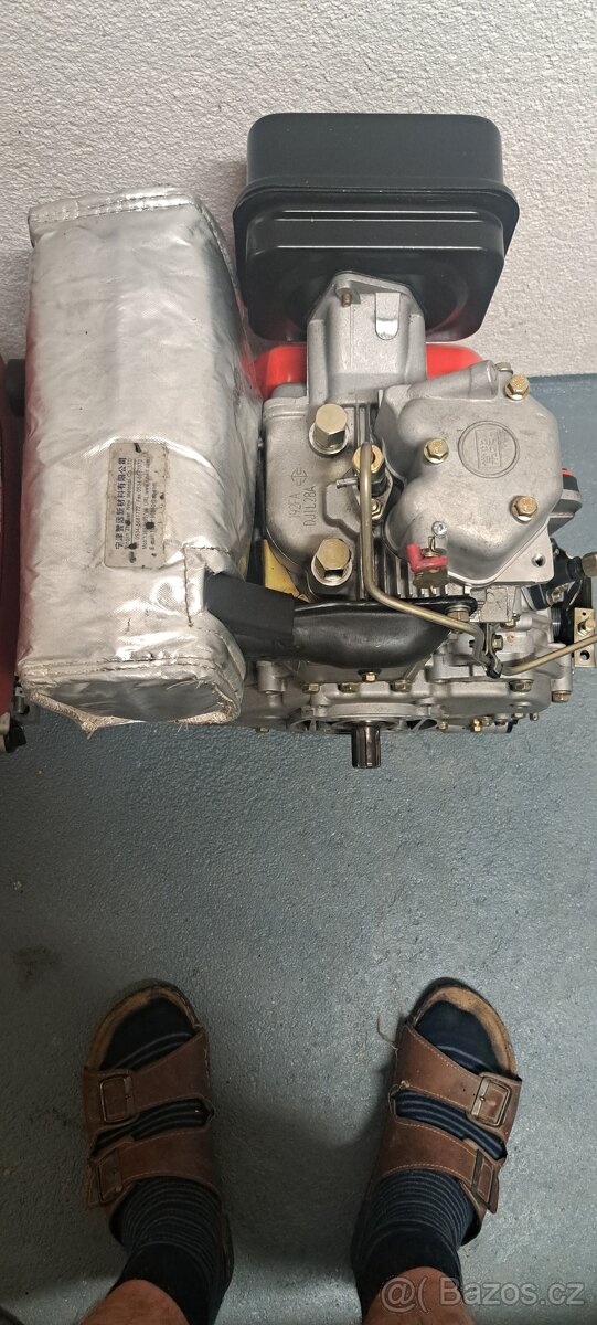 Naftovy motor do minibagru - 4