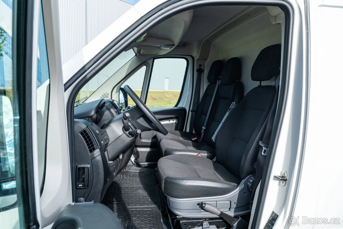 K pronájmu prostorná dodávku Peugeot Boxer L4H2 - 4