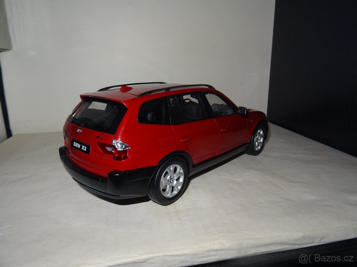 1:18 BMW X3 3.0i KYOSHO - 4