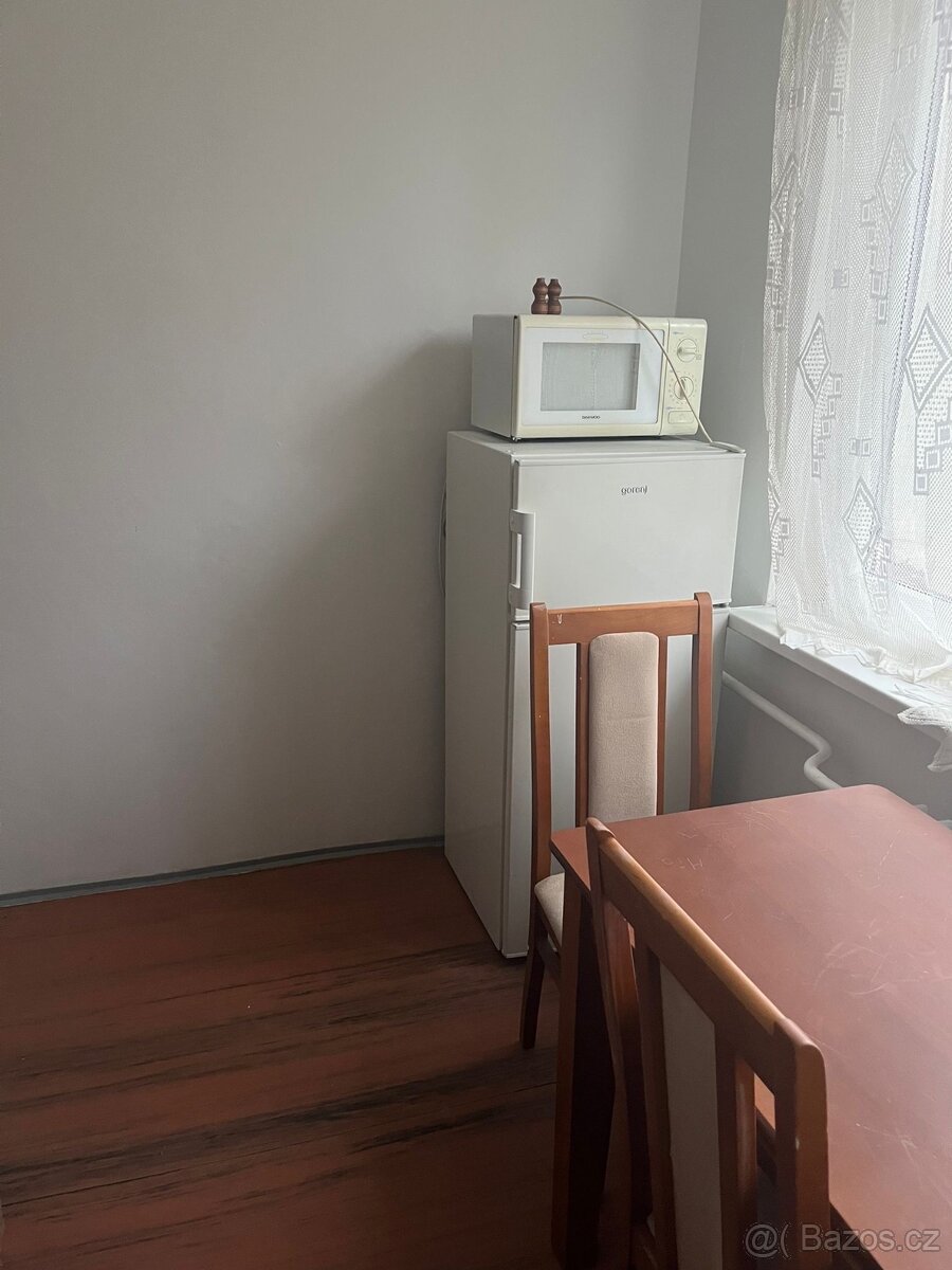 Byt 1+1, Březenecká, Chomutov - 4