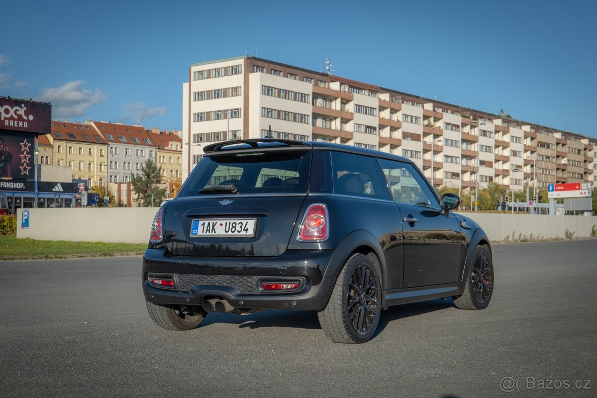 MINI R56 JCW (2011) - 4