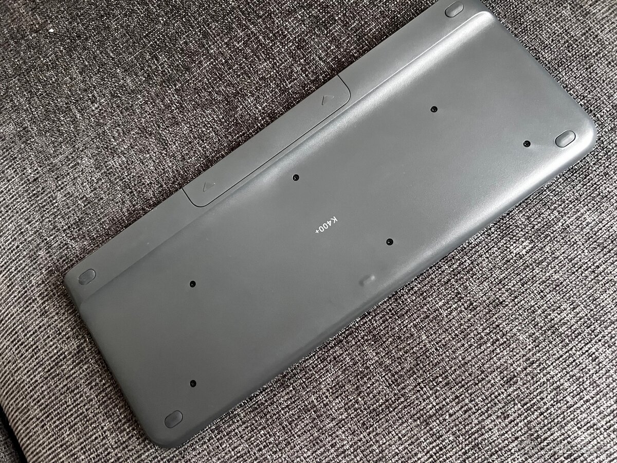 Logitech K400 Plus - Bezdrátová klávesnice s touchpadem - 4