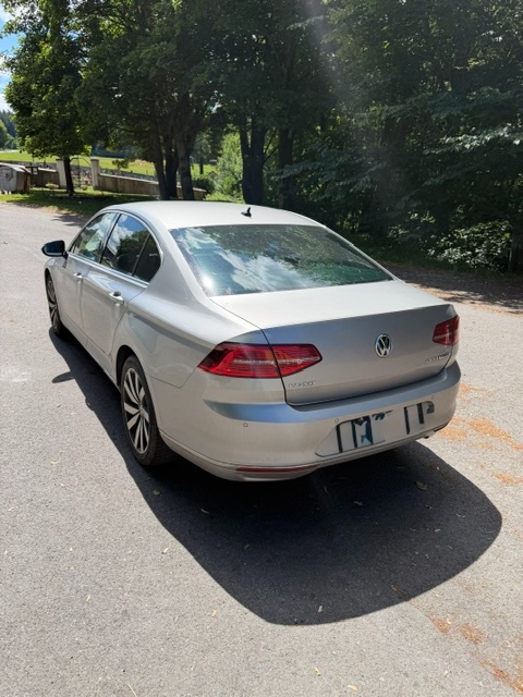 VW Passat Lim HL 2,0 TDI 6DSG NAVI - 4
