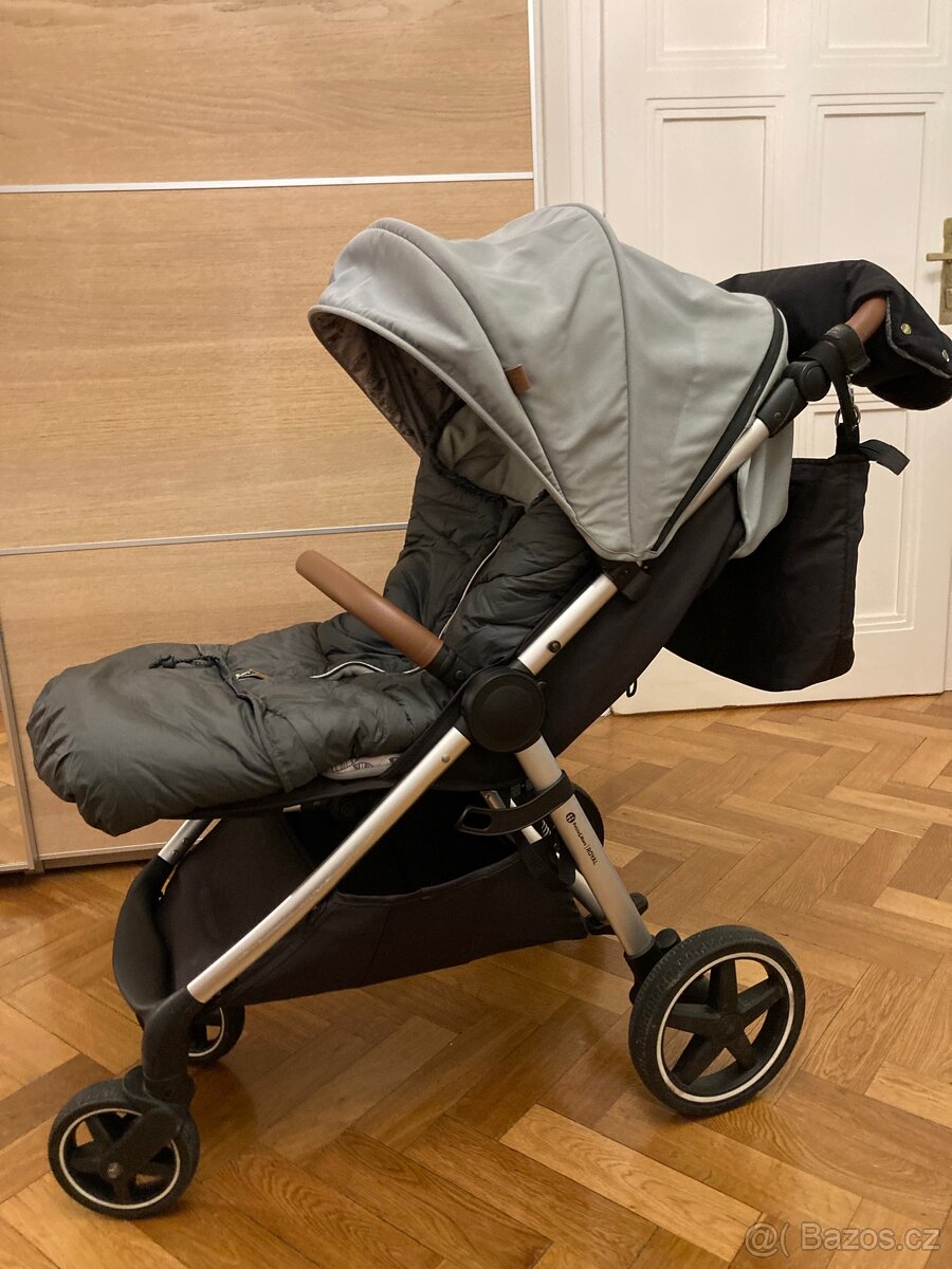 Kočárek Petite&Mars Royal 2023 v zimní výbavě - 4